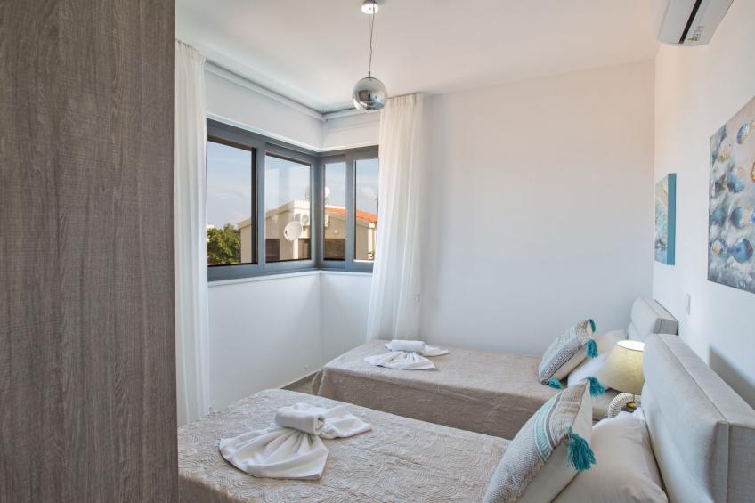 Neue, luxuriöse 3-Schlafzimmer-Villa in Protaras Zentrum - foto 16