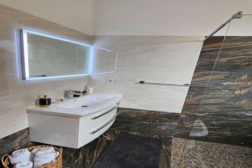 Holiday Home Sunrise - Three Bedroom Holiday Home - foto 35