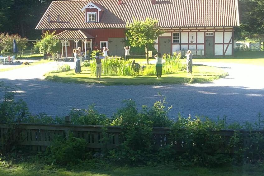 mit Balkon, Terrasse und Garten