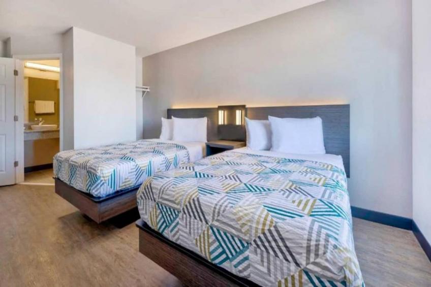 2 Full Beds  Non-Smoking Micfridge - foto 6
