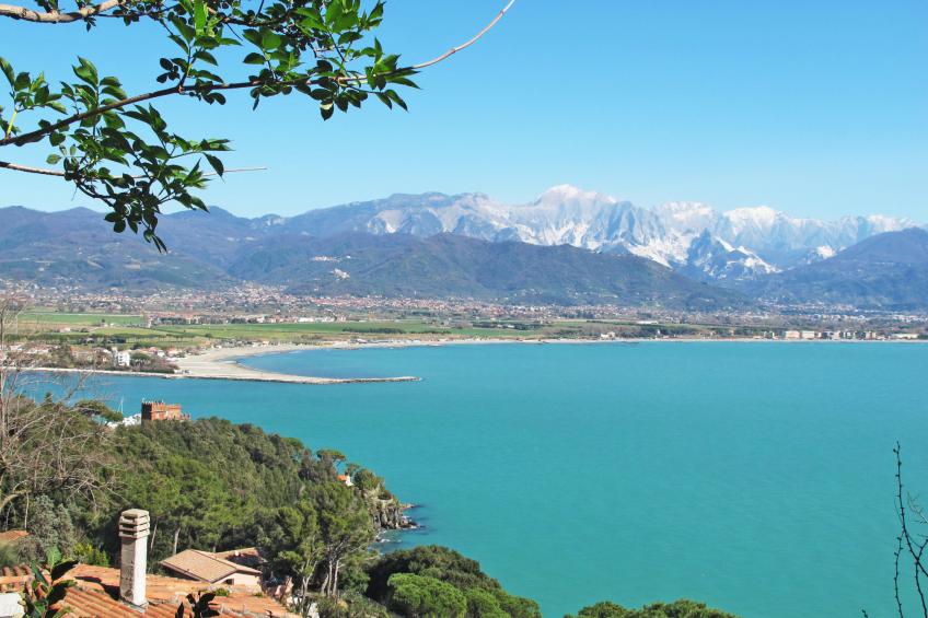 Zypressen, ein Haus im Wald an der ligurischen Riviera - foto 24