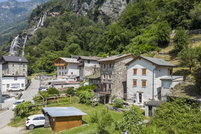 Borgonuovo Waterfall's House