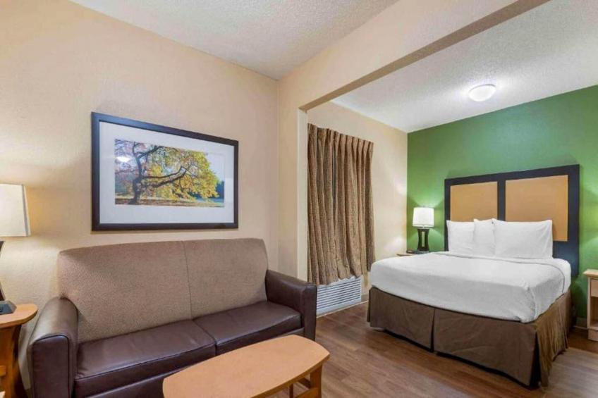 1 Queen Bed | Non-Smoking, Kitchen - foto 13