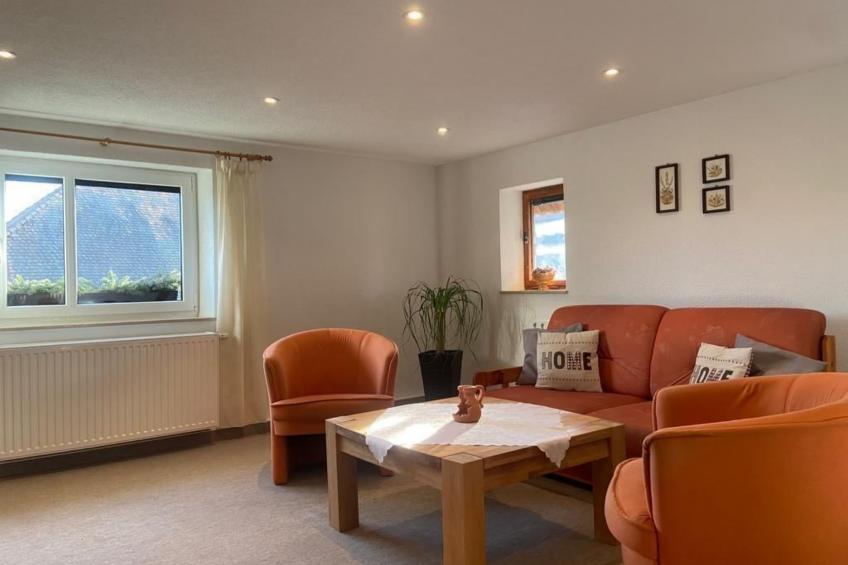 mit Blick auf das Wasser