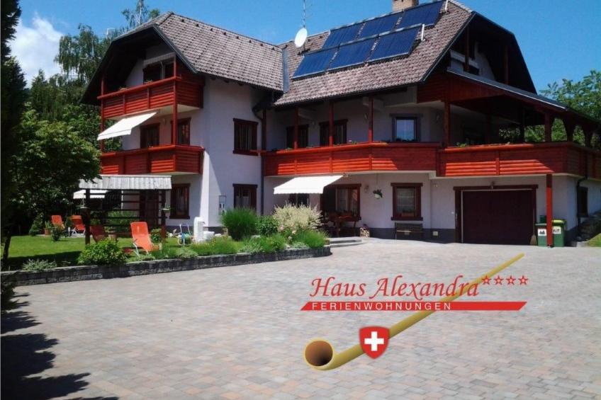 Studio-Appartement mit Balkon