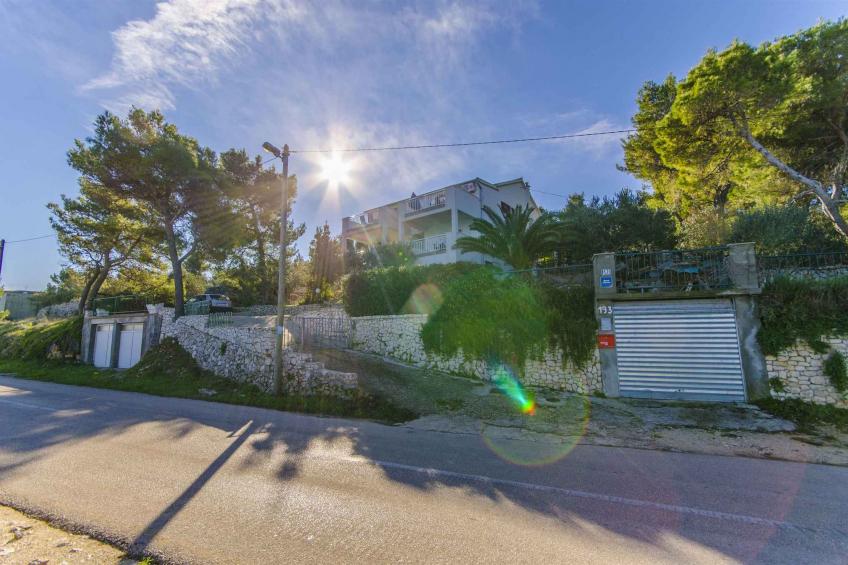 Holiday apartment with air conditioning, terrace and sea view in Slatine - BF-JB633 - foto 12