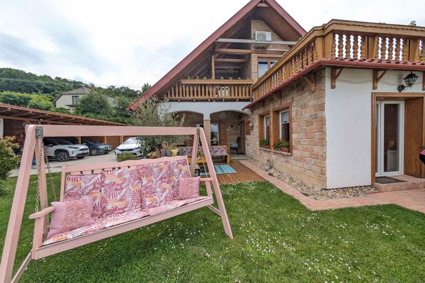 Vakantiehuis in een schilderachtig landschap met tuinkeuken en houten ton met whirlpool - BF-4FKRG - foto 17