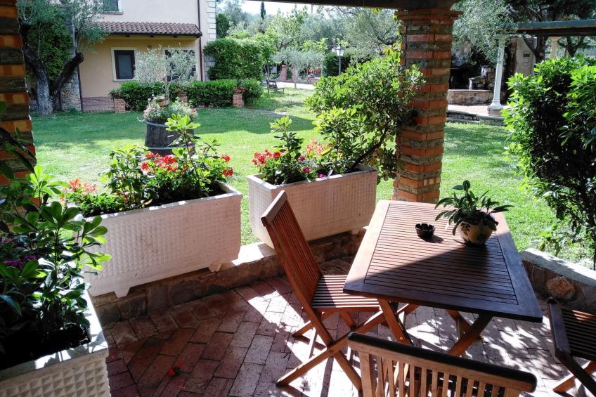 Appartement in Centola mit Grill, Terrasse und Garten