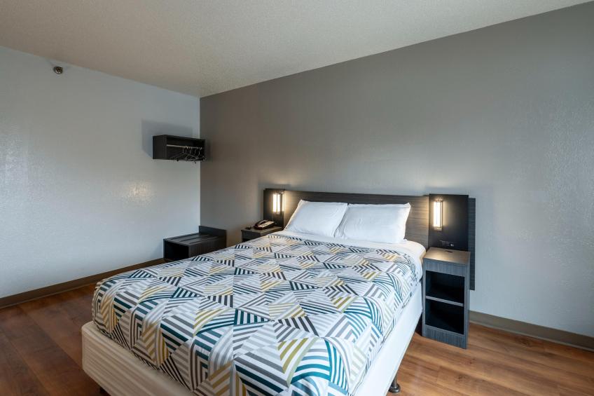 1 King Bed  Non-Smoking Micfridge - foto 3