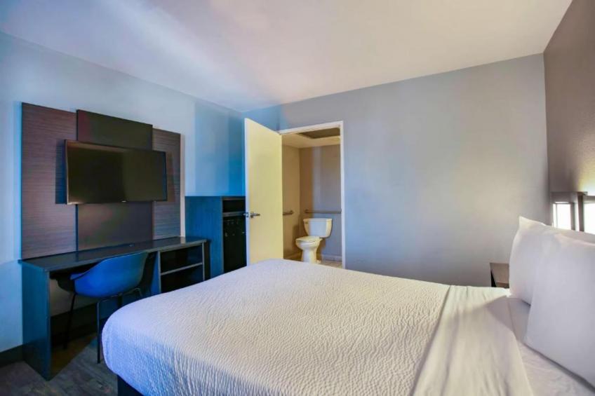 1 Queen Bed - foto 20