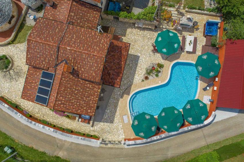 Vakantiewoning met zwembad en terras - BF-H7F48 - foto 21