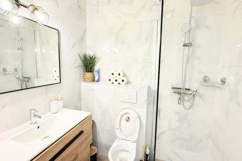 06cp - Beau T2 Super équipé Avec Terrasse - foto 3