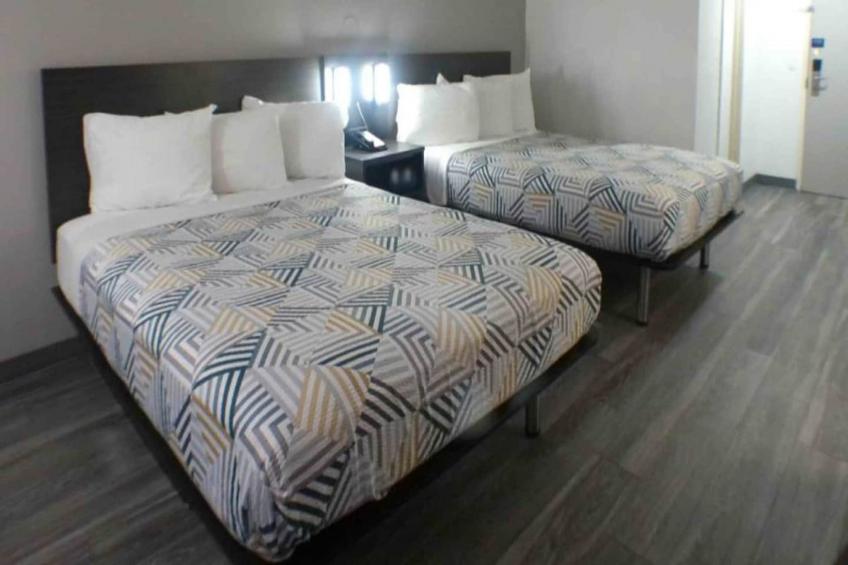 2 Queen Beds  Non-Smoking - foto 11