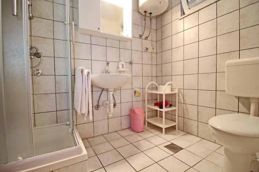 Apartments Neven - Two Bedroom Apartment with Terrace and Partial Sea View (A1) - foto 8