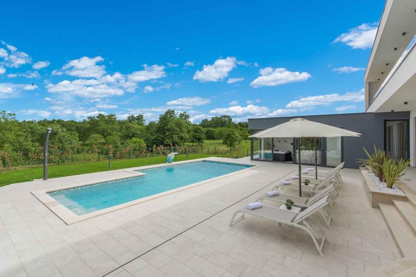 Villa met privézwembad en jacuzzi - BF-MMXRZ - foto 5