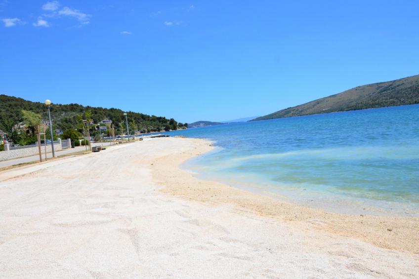Wohnung in Poljica mit Garten und Terrasse - foto 39