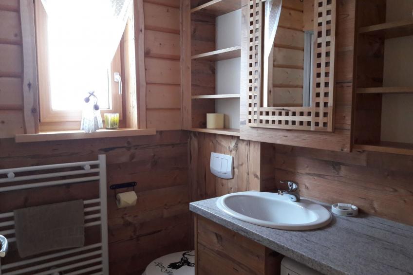 Gemütliche Bergehütte für acht Personen mit Outdoor-Badefass und Sauna - foto 8