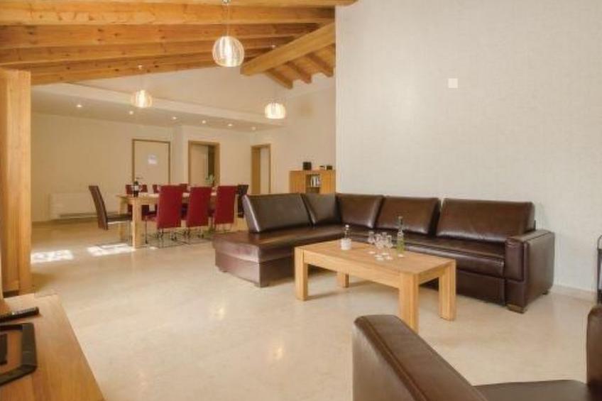 mit Pool, Whirlpool, Terrasse und Garten - foto 14