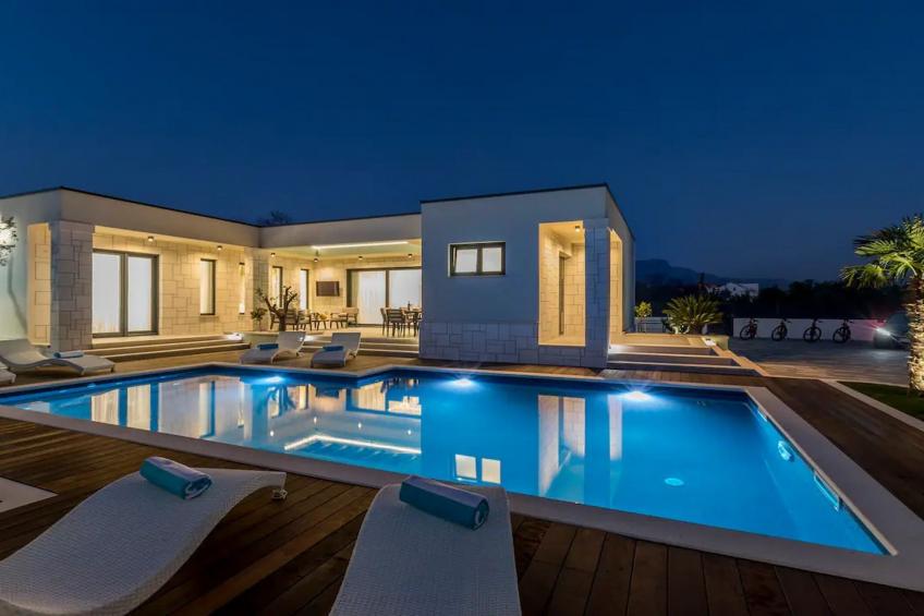 Sophisticated Oasis Residence Villa with Pool - Three Bedroom Villa with Pool - foto 32