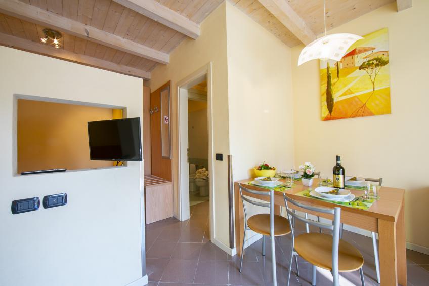 Yellow Apartment Desenzano With Smart TV - foto 11