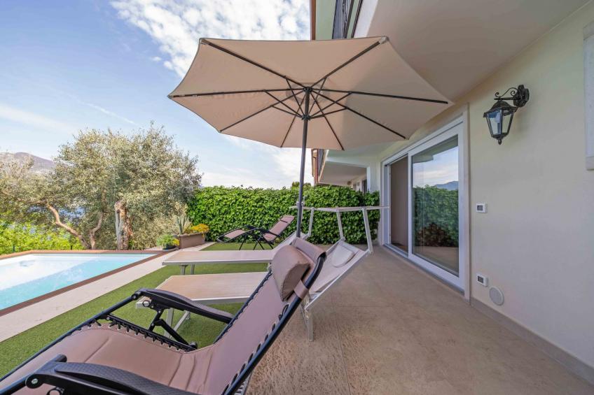 Privater Pool und herrlicher Seeblick - foto 10