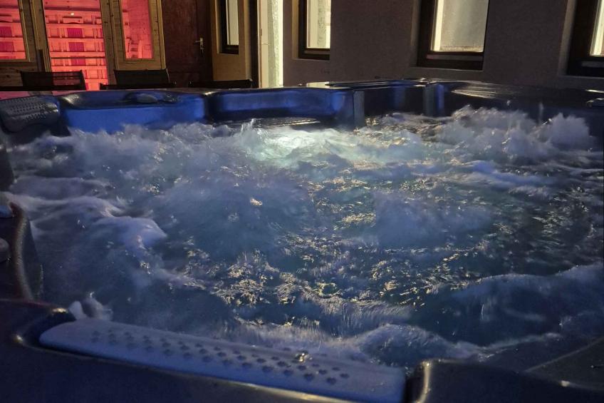 Vakantiehuis met infrarood sauna en jacuzzi - VW-5Z89B - foto 48