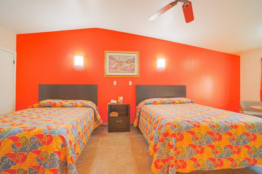 2 Queen Beds with Kitchenette - foto 35