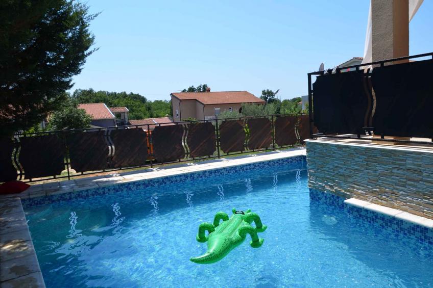 Maison de vacances Avec une grande piscine de jardin - BF-DVHFW