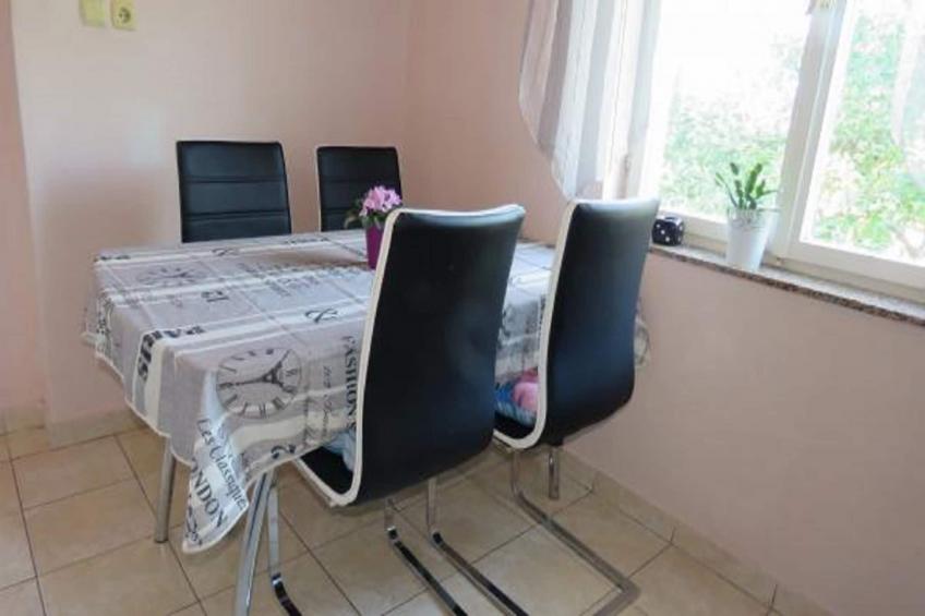 Serene Barbat Escape with Just Minutes from the Beach - One Bedroom Apartment with Balcony 1 - foto 3