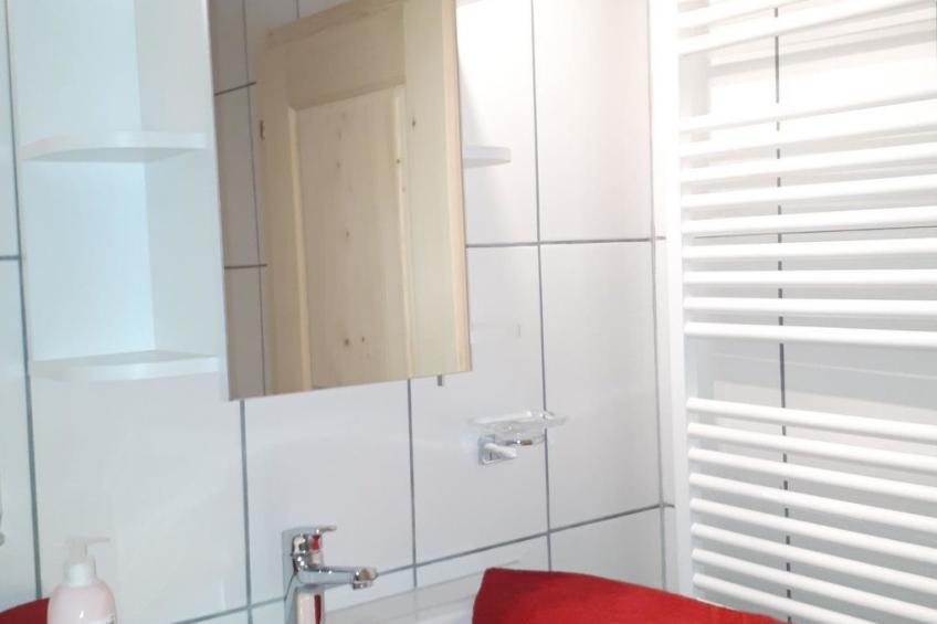 Wanni Appartement/Fewo, Bad, WC, 3 Schlafräume 4-Zimmerwohnung - foto 8