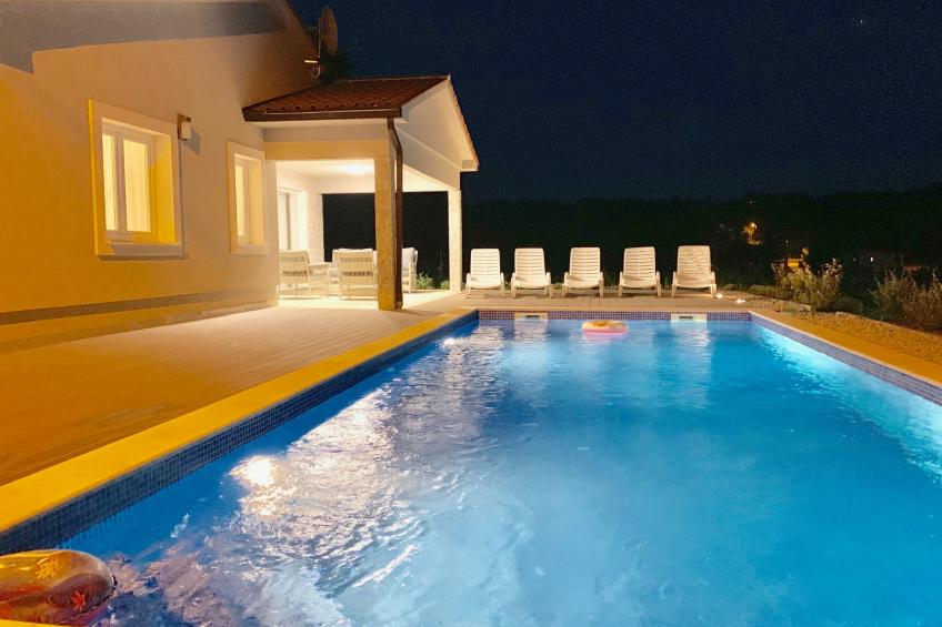 Charmante Villa mit gepflegtem Garten und beheiztem Pool - foto 28