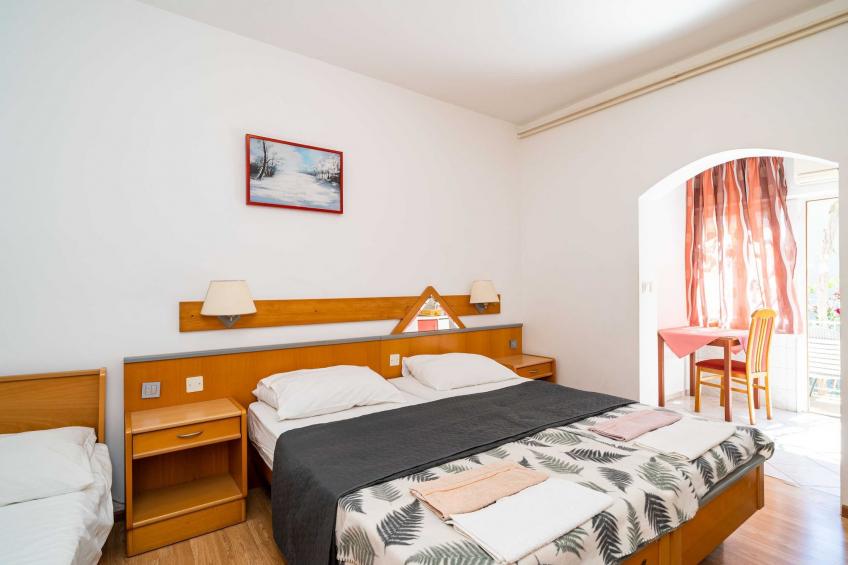 Apartments Klis -Studio Apartment with Terrace - 2 (A) - foto 13