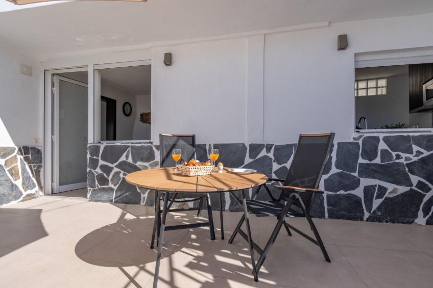 Spektakuläre Höhle mit zwei großen Terrassen am Meer - foto 20