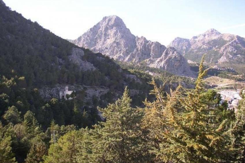 mit Terrasse in der Nähe eines Wasserfalls - foto 17