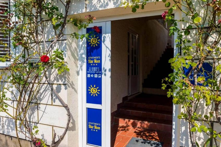 Apartments Rašica Molunat - One Bedroom Apartment with Patio and Sea View (Soba do kamina) - foto 16