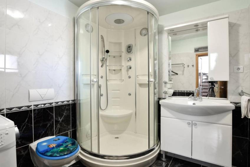 Peaceful Island Haven with Pool, BBQ & Games Area - Four Bedroom Holiday Home - foto 10