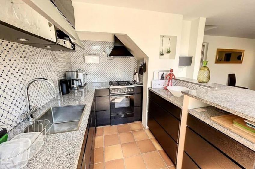 06v - Belle Villa - Jacuzzi - Piscine - Tennis - foto 17