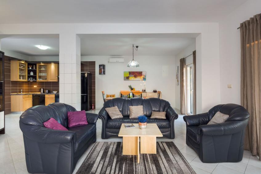 Ferienvilla mit Kamin am Waldrand - foto 7