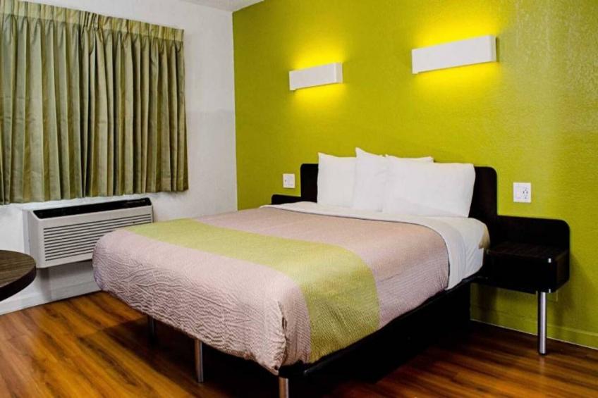 1 QUEEN BED  NON-SMOKING - foto 10