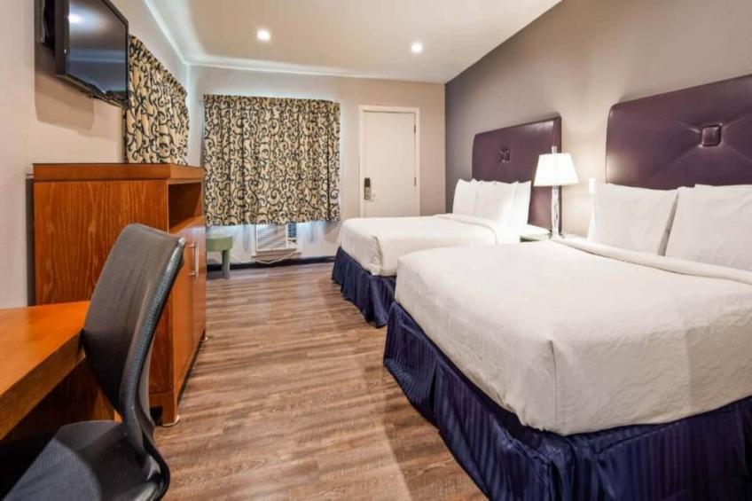 2 Queen Beds  Non-Smoking Micfridge - foto 5