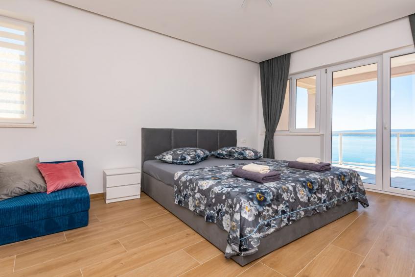 Apartments Hope (Dugi Rat) - Three-Bedroom Apartment with Jacuzzi  (Stanko) - foto 9