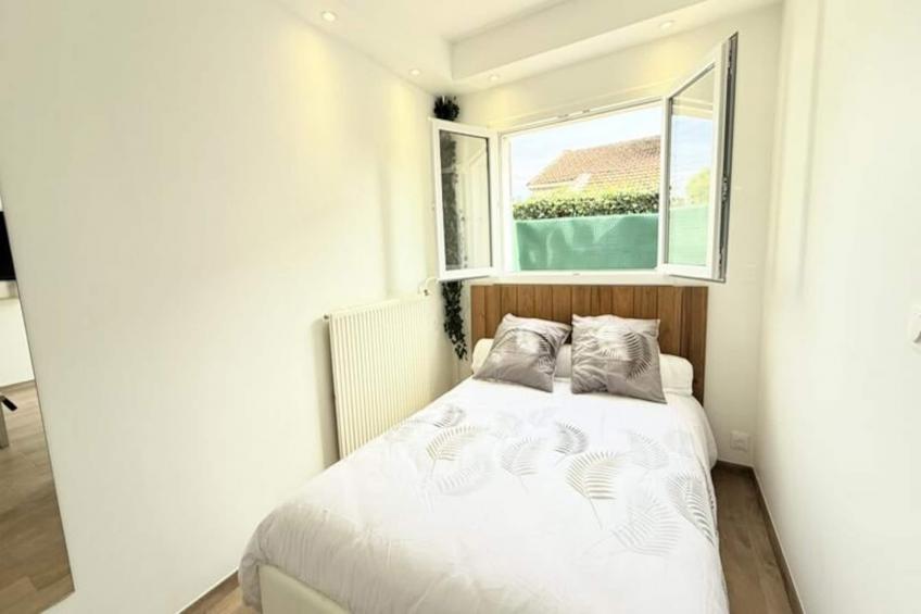 06cp - Beau T2 Super équipé Avec Terrasse - foto 13