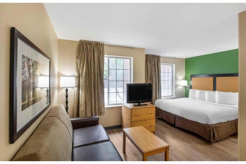 1 Queen Bed  Non-Smoking Kitchen - foto 4