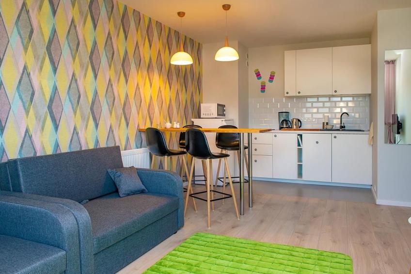 Moderne Ferienwohnung mit Balkon, nur 500 Meter von Meer und Strand entfernt - foto 2