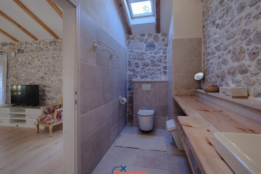 Schöne Steinvilla mit beheiztem Pool und Sauna - foto 37