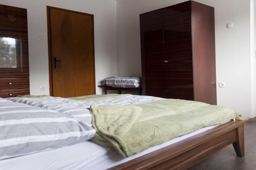 Cozy Holiday Home with Garden, BBQ, and Outdoor Dining Area in Rečica ob Savinji - Two Bedroom Apartment - foto 9