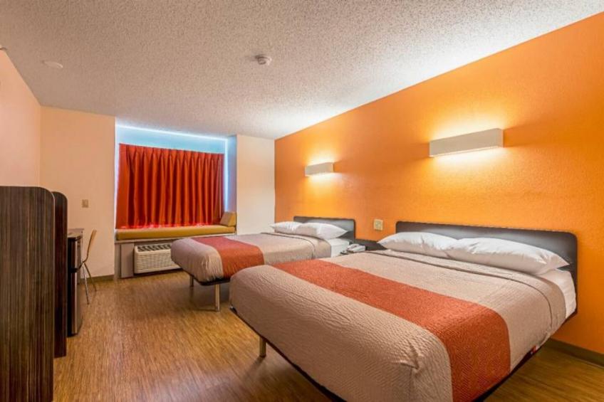 2 Queen Beds  Non-Smoking Micfridge - foto 19