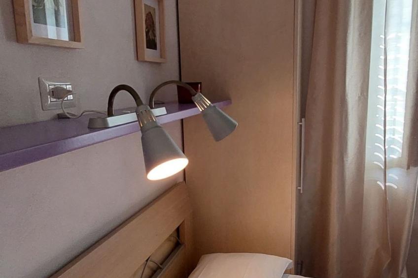 Zwei-Zimmer-Penthouse-Wohnung mit Terrasse mit Meerblick - foto 7