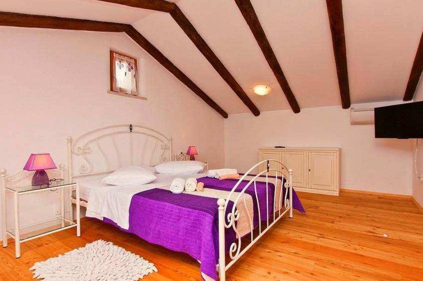 Gemütliches Ferienhaus in Peresiji mit Grill und Terrasse - foto 11