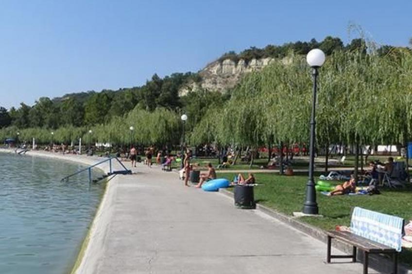 mit Garten, Terrasse und Gartenpavillon - foto 16